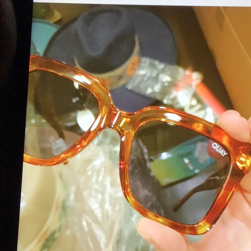 NEW! 1 left! RARE ! Quay ICY tortoise Sunnies - Picture 4 of 9